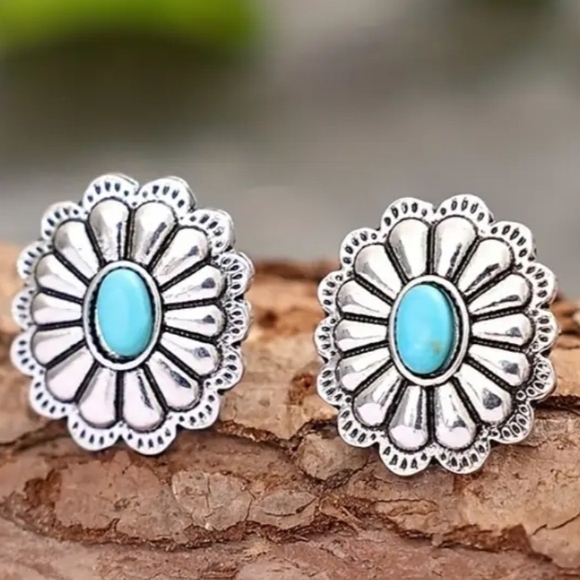 Turquoise Silver Floral Stud Earrings Concho - Picture 2 of 3